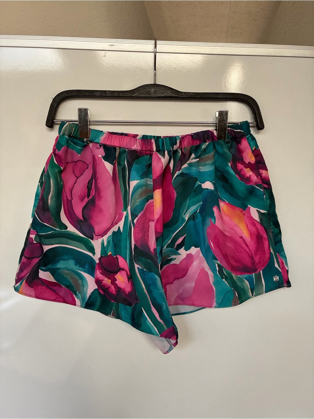 Fabletics Pink & Teal Floral Athletic Shorts, size Medium